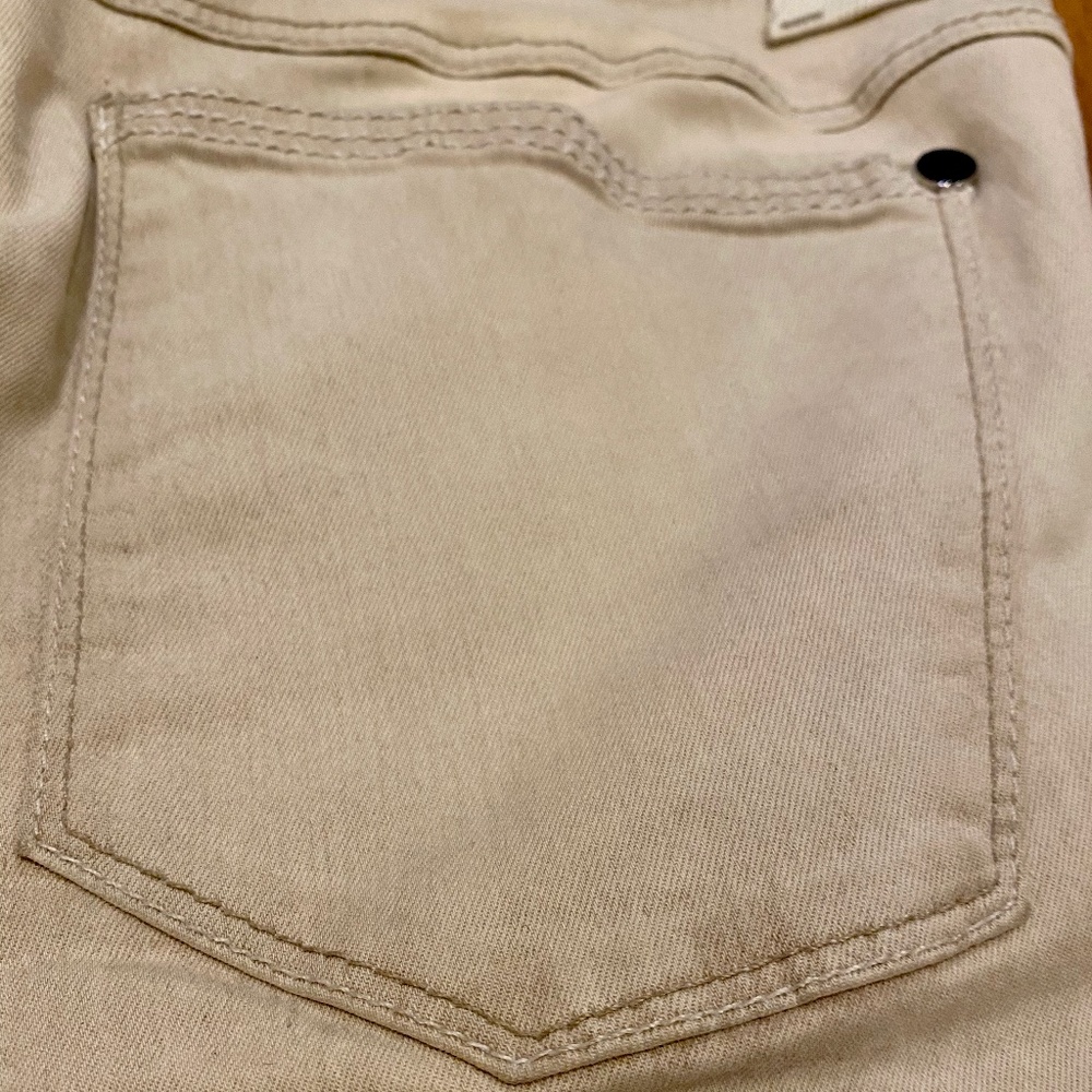 HIGH Jeans - Picture 3 of 13